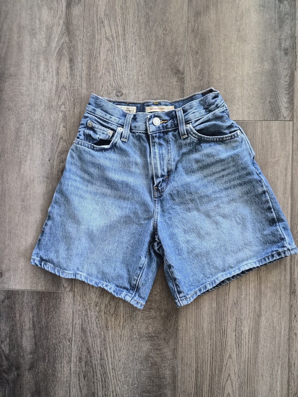 Levi's High Baggy Shorts